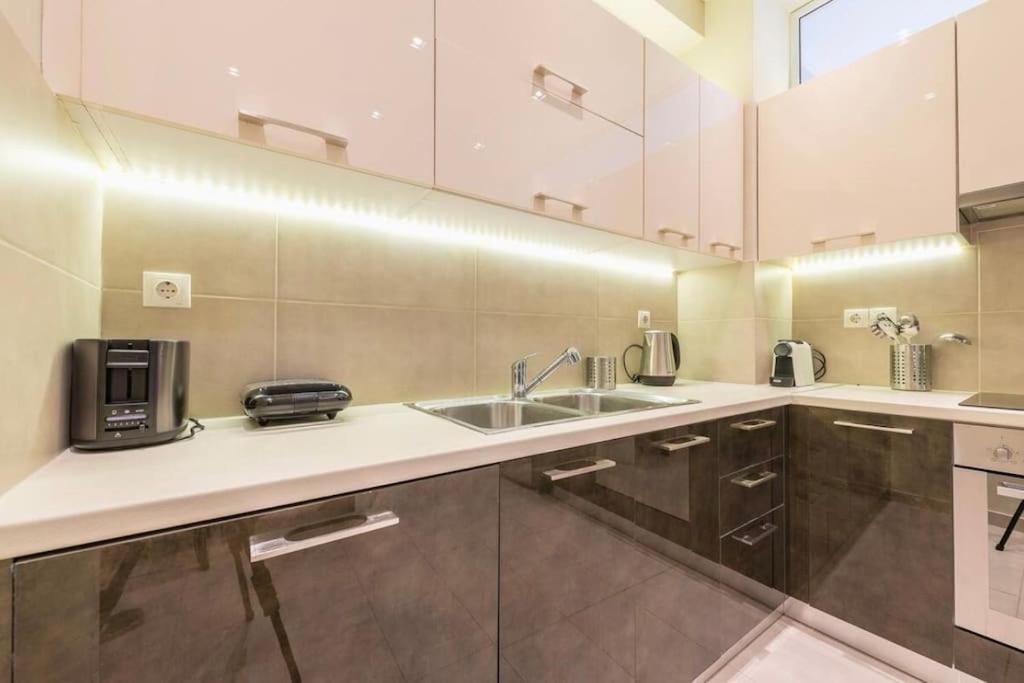 Syntagma H&B Apartment Атина Екстериор снимка