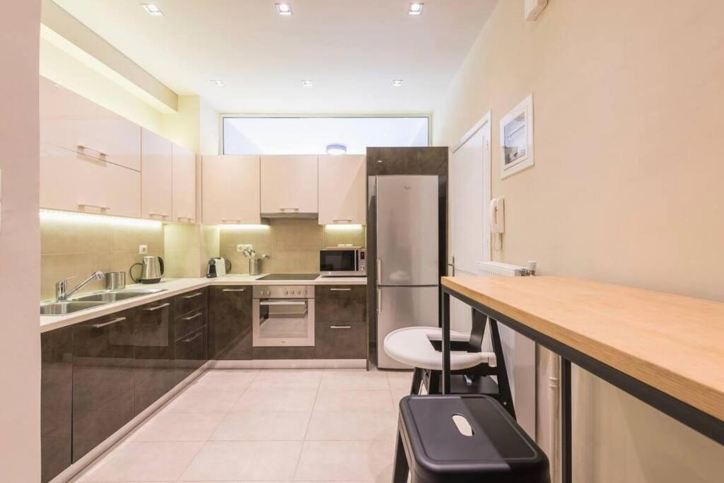 Syntagma H&B Apartment Атина Екстериор снимка